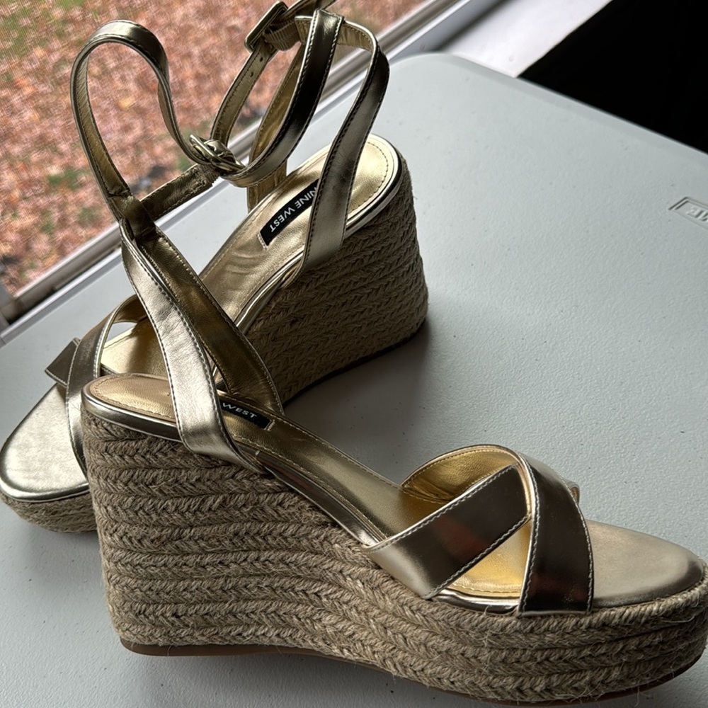 🍂🍁NINE WEST PLATFORMS🍁🍂 - Picture 4 of 7